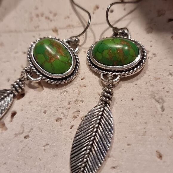 New FP Artisan Silver Feather Earrings with Green Marbled Stones - Picture 2 of 6
